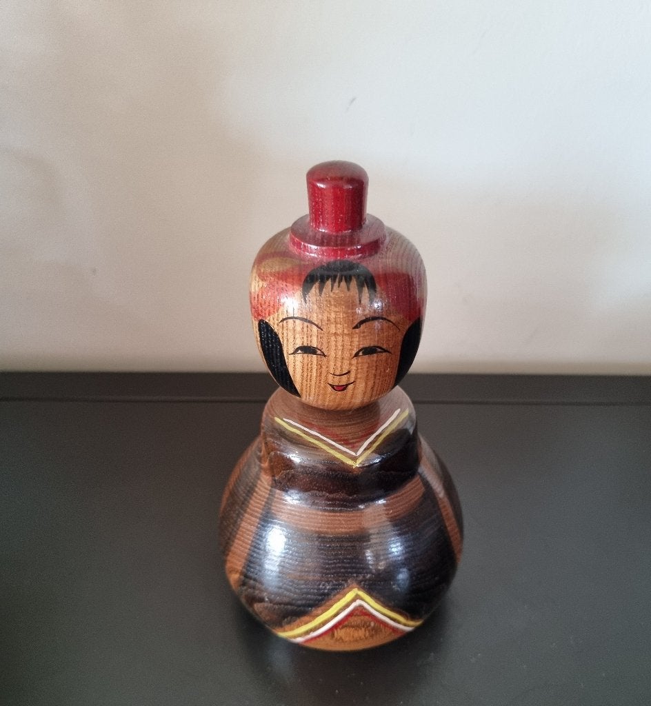 Magnifique kokeshi Tsuchiyu de Tokunaga Shinichi, Envoi