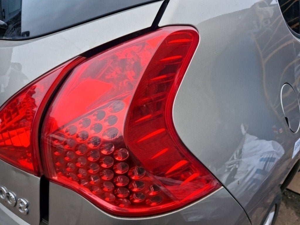 FEU ARRIÈRE DROIT Peugeot 3008 I (0U / HU) (|6351HC|), Autos : Pièces & Accessoires, Kontakt-peugeot@peugeot.com, Utilisé, Peugeot Deutschland GmbH