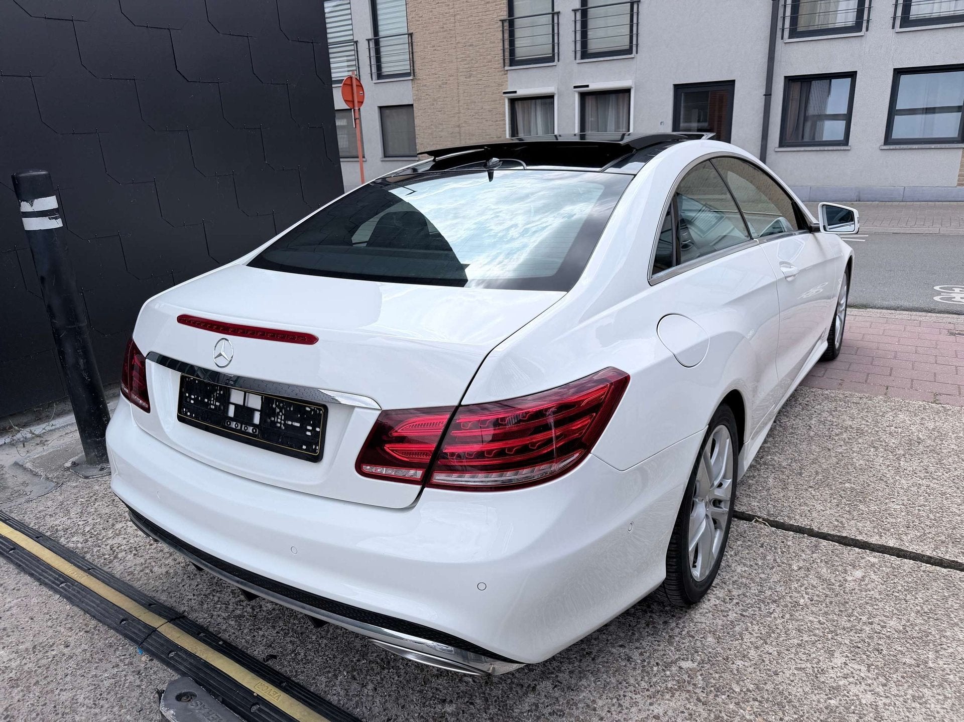 Mercedes-Benz E 220 COUPE CDI EDITION AVANTGARDE | CAMERA |, Autos, Mercedes-Benz, Achat, Euro 6, Noir, 2 portes
