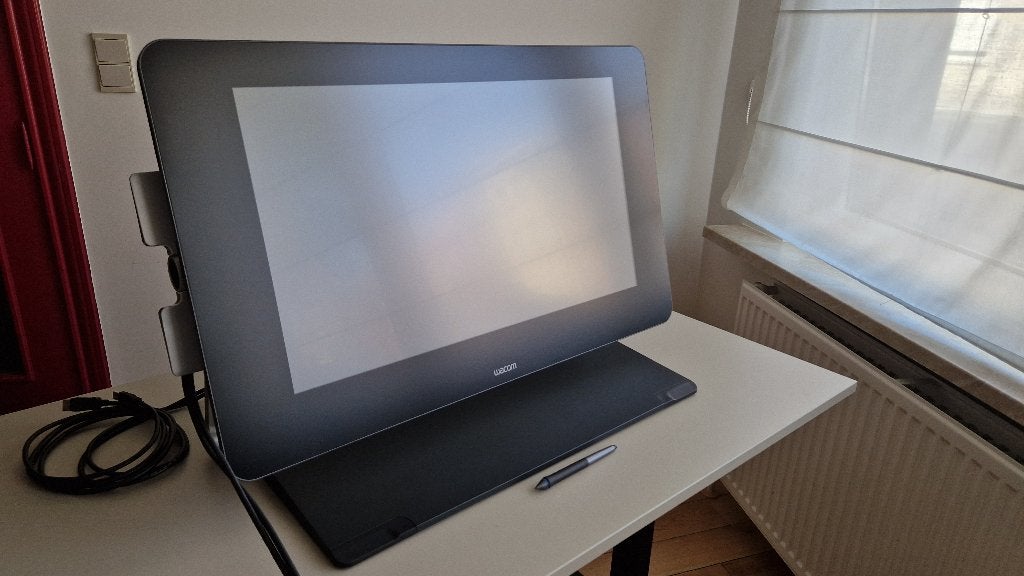 Wacom CINTIQ 27QHD touch tekenscherm, Ophalen, Zo goed als nieuw, Bedraad, Wacom