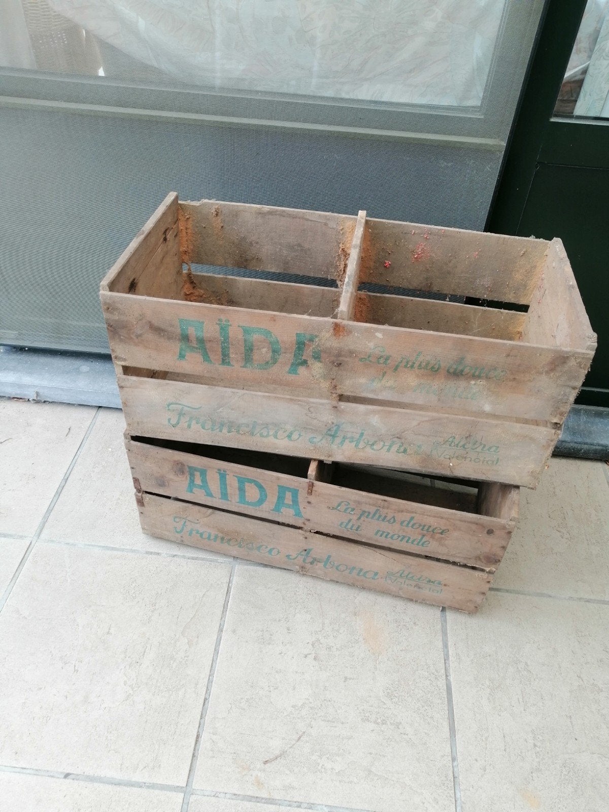 2 oude houten kistjes, Enlèvement