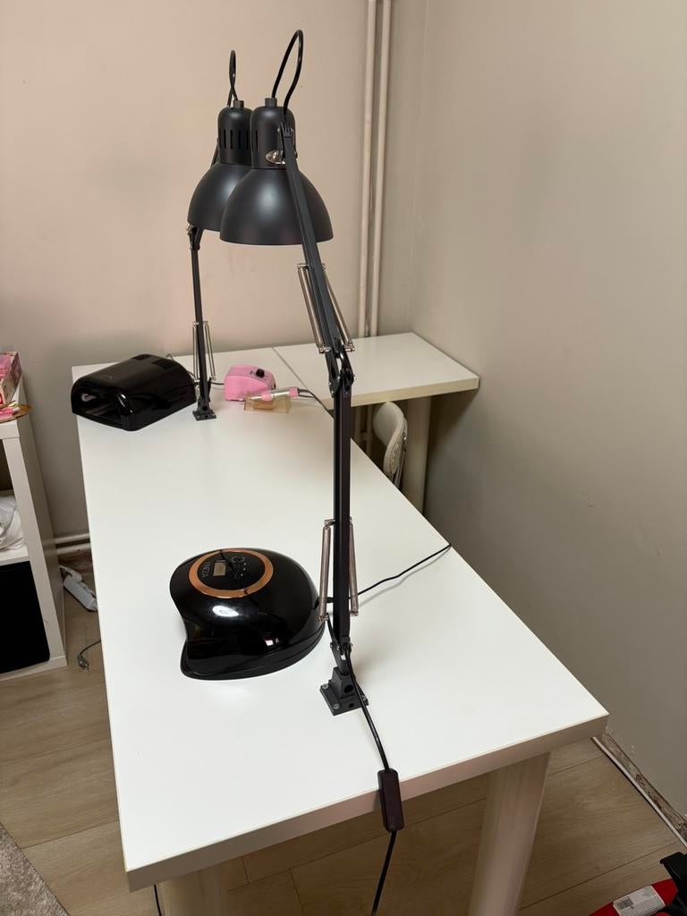 nageltafel met ikealampen, Ophalen, Nieuw, Hand- en Voetverzorging