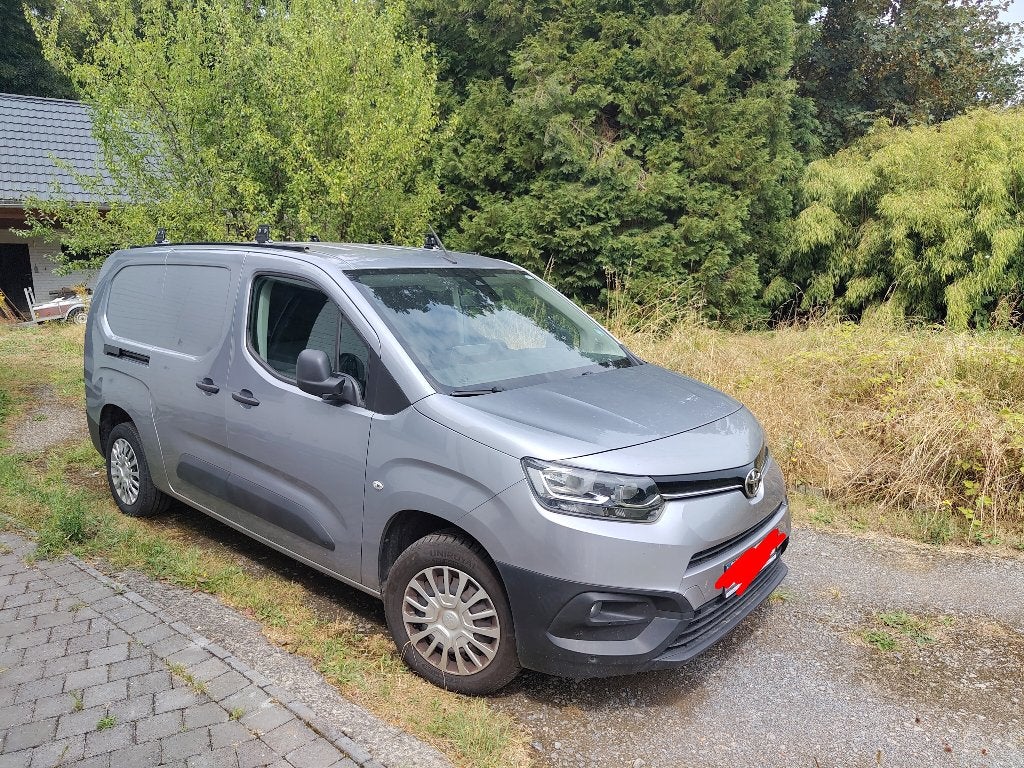 Toyota, Argent ou Gris, Achat, 3 places, Autre carrosserie