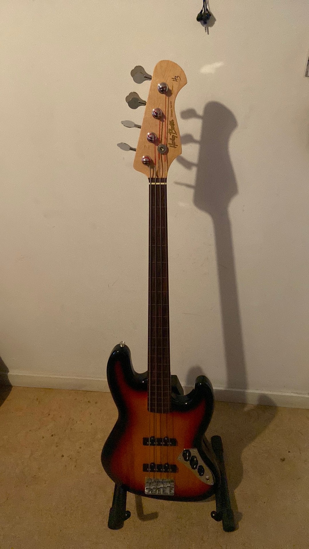 Harley benton fretless 4 string bass, Muziek en Instrumenten, Ophalen, Zo goed als nieuw