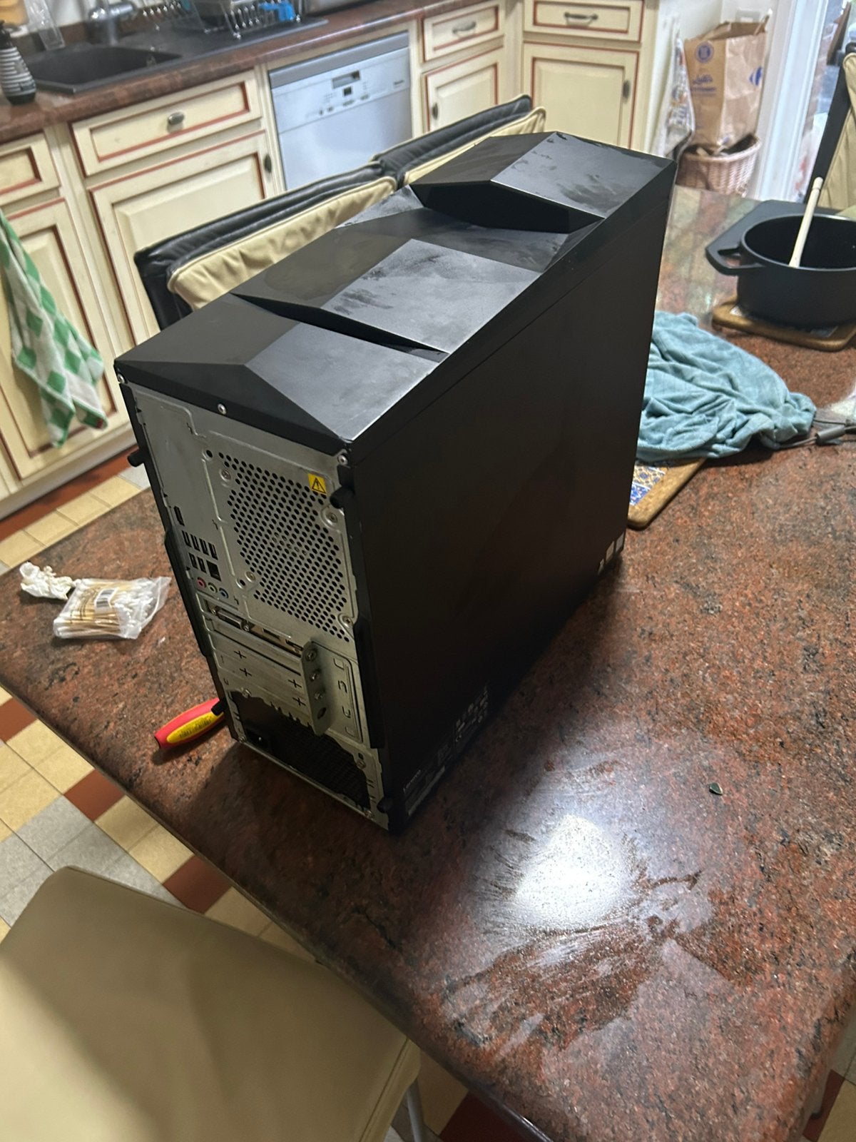 Gaming pc (hdmi broken), Games en Spelcomputers, Games | Pc, Ophalen of Verzenden, Niet werkend, Overige genres