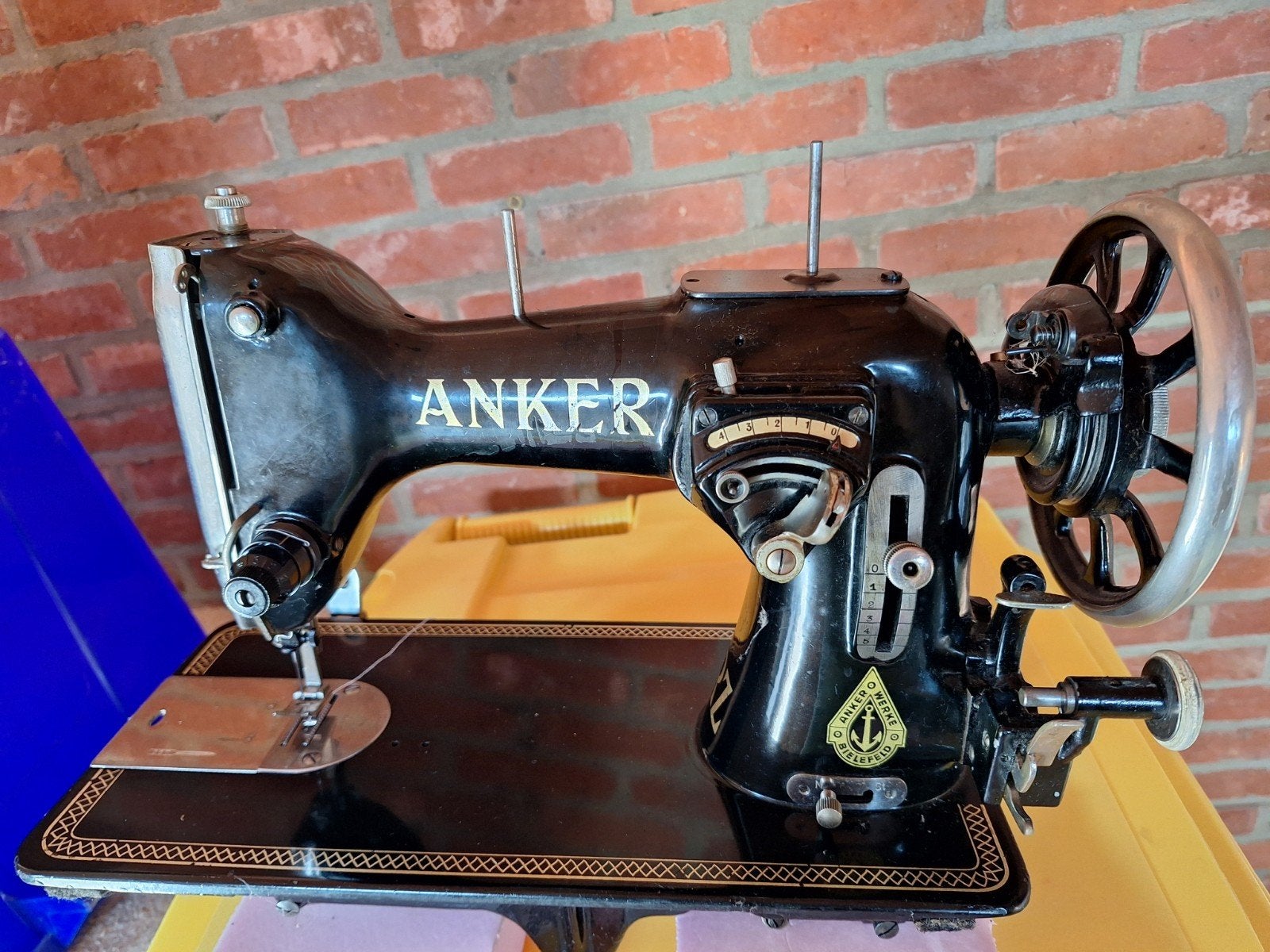 Antik naaimachineAnker, Antiquités & Art, Antiquités | Machines à coudre, Enlèvement