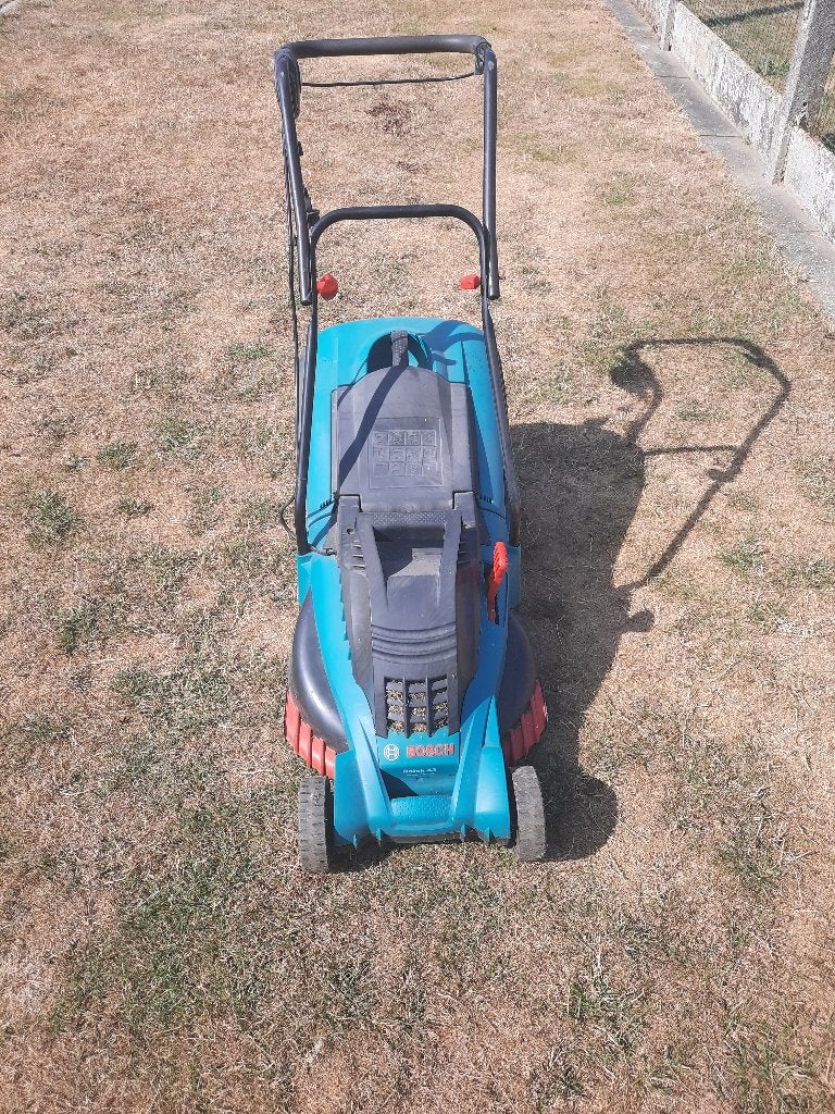 Elektrische grasmaaier, Tuin en Terras, Grasmaaiers, Ophalen, Gebruikt, Elektrische grasmaaier, 40 t/m 49 cm