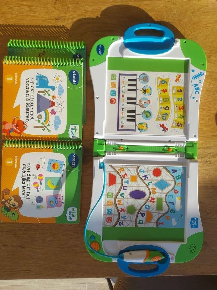 Vtech interactief MagiBook met 2 boekjes, Ophalen, Zo goed als nieuw