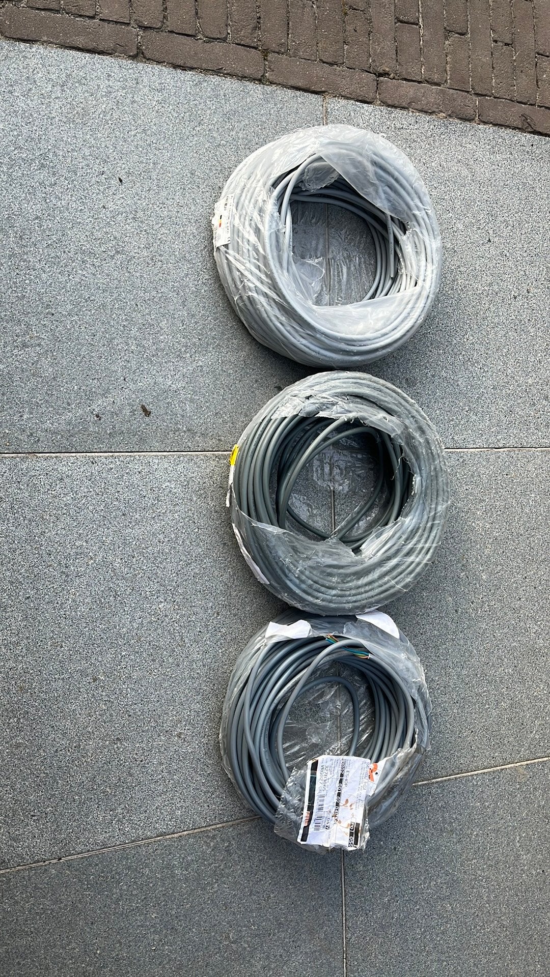 Kabel xvb 3g2,5 en 3g1,5, Doe-het-zelf en Bouw, Elektriciteit en Kabels, Ophalen, Zo goed als nieuw