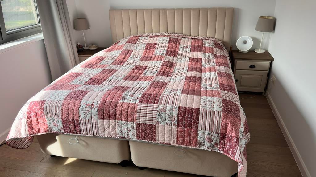 Patchwork bedsprei VARUTTA 250x260, Huis en Inrichting, Slaapkamer | Complete slaapkamers, Ophalen of Verzenden, Zo goed als nieuw
