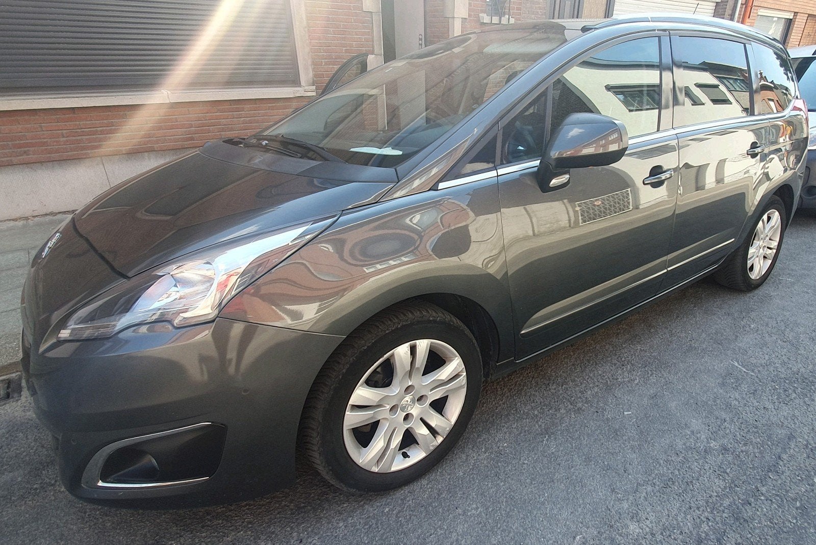Peugeot 5008 1,6hdi 7 place 2017 138.000km 8.950€ 0491593260, Autos, ABS, Euro 6, 7 places, Carnet d'entretien