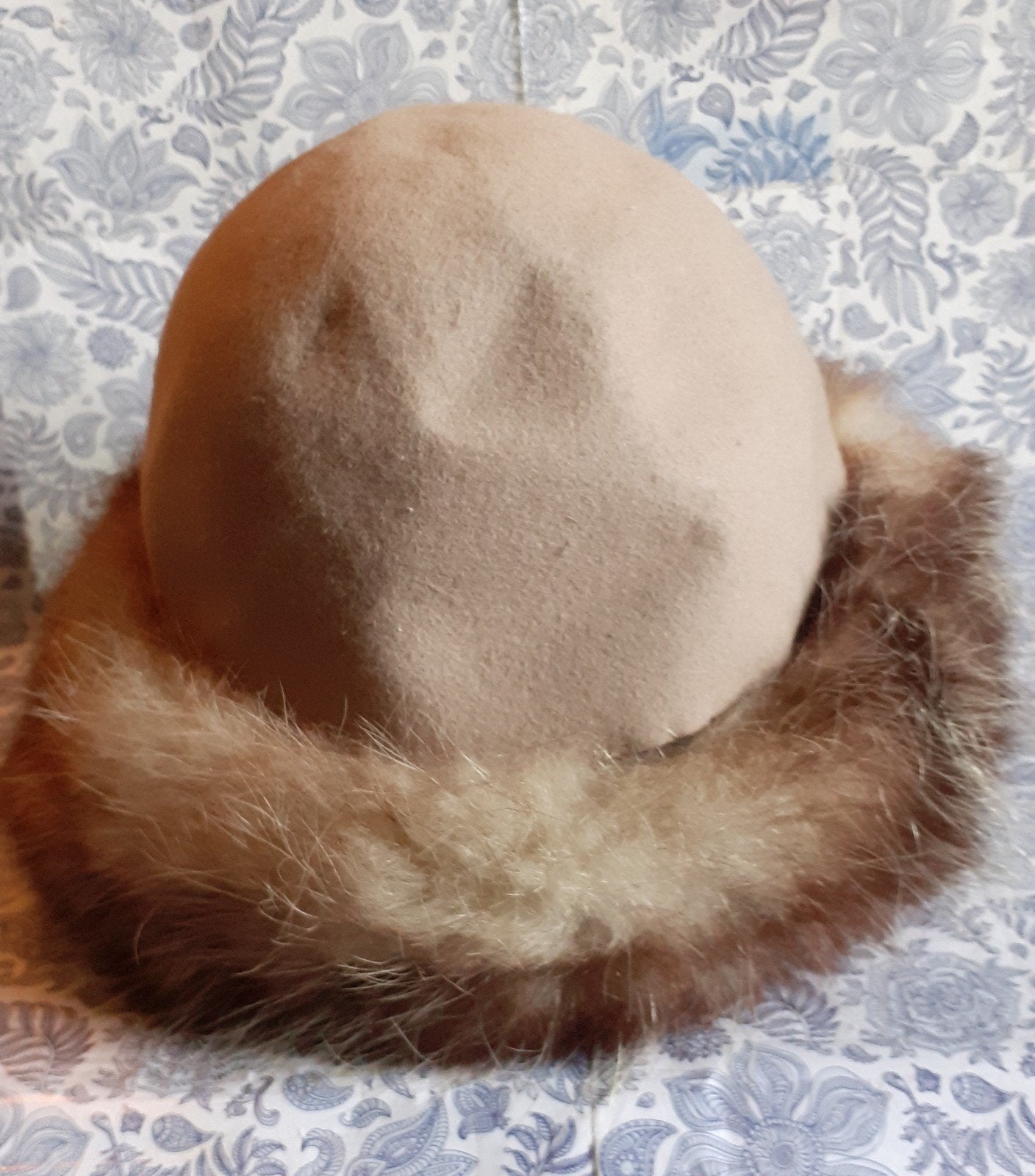 chapeau pillbox femme vintage feutre et fourrure, Kleding | Dames, Hoeden en Petten, Ophalen of Verzenden, Gedragen, 56 of 57 cm (M, 7 of 7⅛ inch)