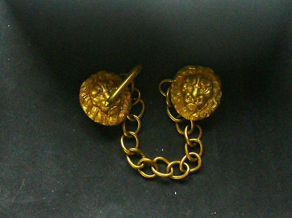 Cavalerie belge chaînette à lions de manteau du modèle 1868, Envoi, Armée de terre, Emblème ou Badge