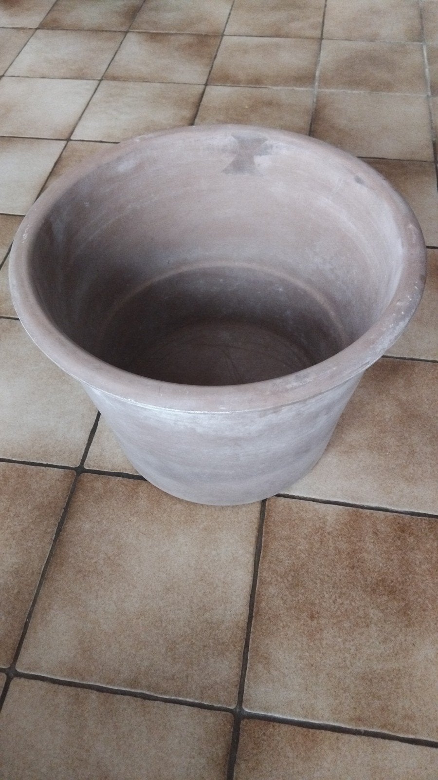 Très grand cache pot en terre cuite, Jardin & Terrasse, Rond, Pierre, Comme neuf, 30 à 60 cm