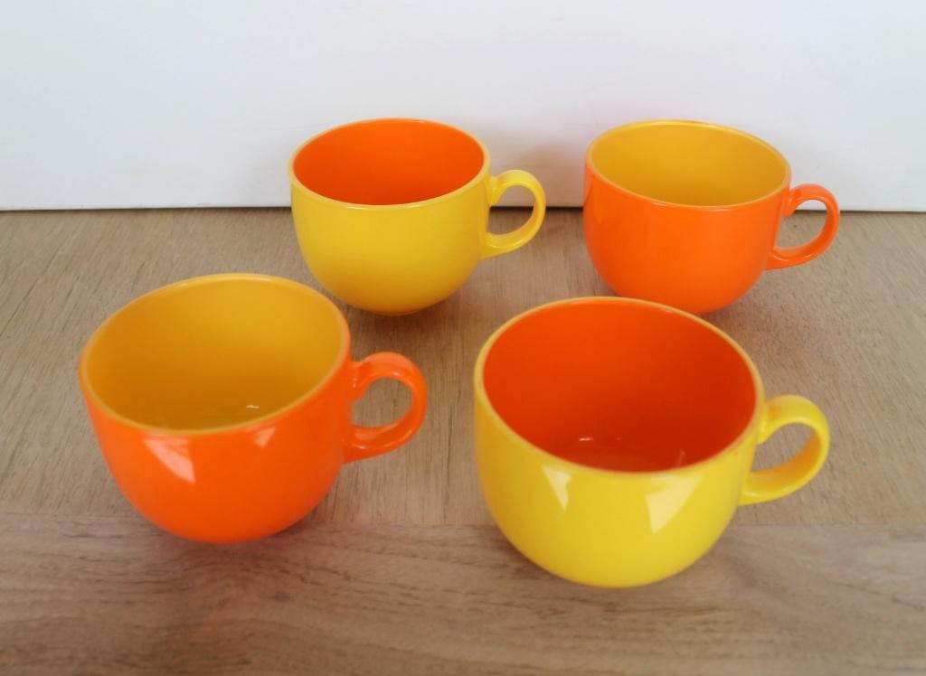 Joli ensemble de 4 tasses café/thé en verre, ARC vintage '70, Uni, Enlèvement ou Envoi, Comme neuf, Verre