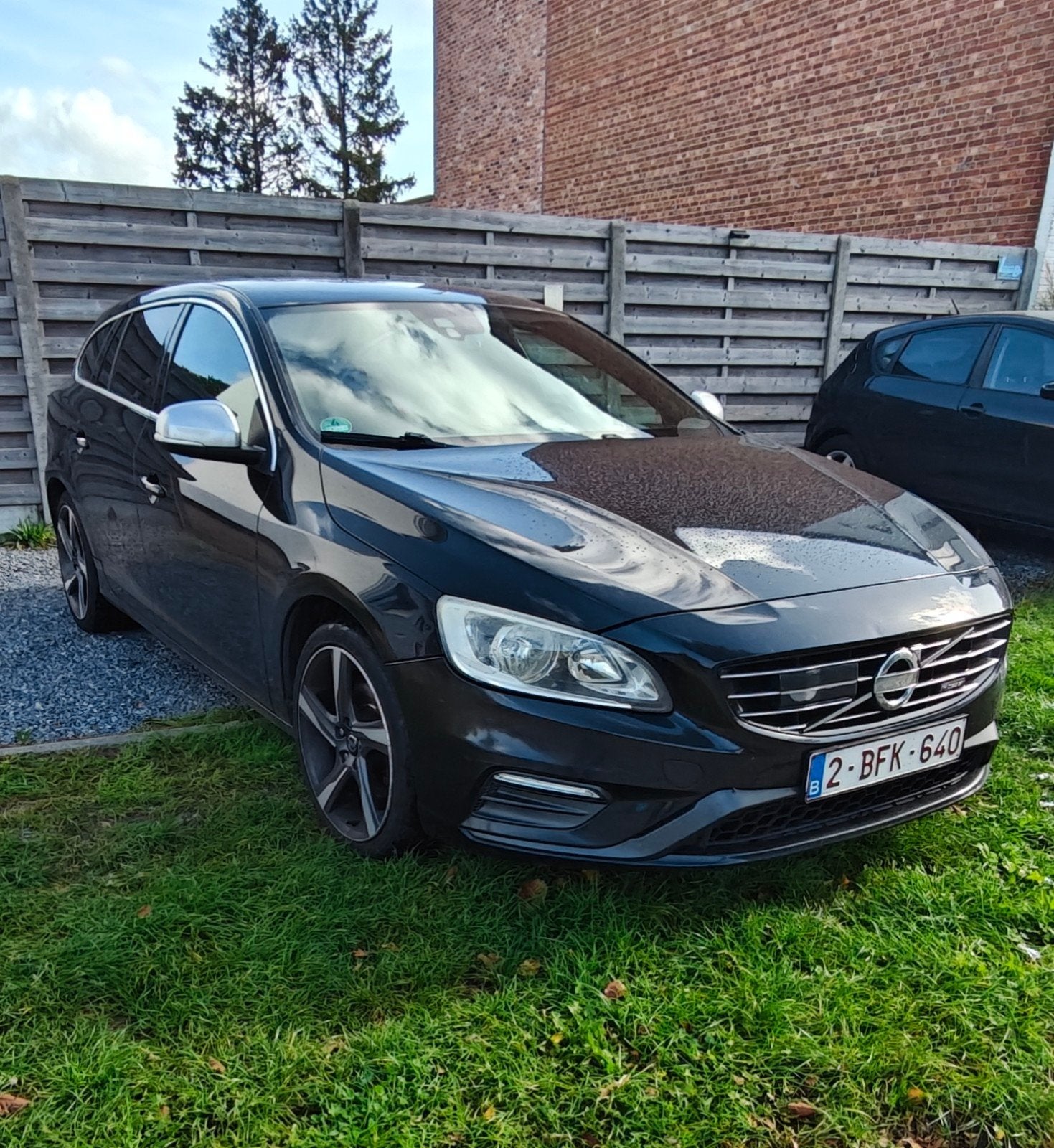 Volvo V60 D2 R-Design Facelift, Auto's, Euro 5, Zwart, 4 cilinders, Zwart