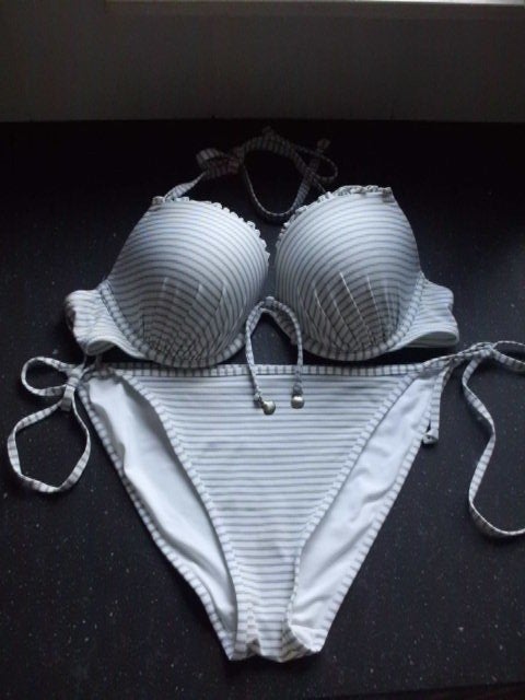 Bikini van H&M 75D/40, H&M, Ophalen of Verzenden, Gedragen, Bikini