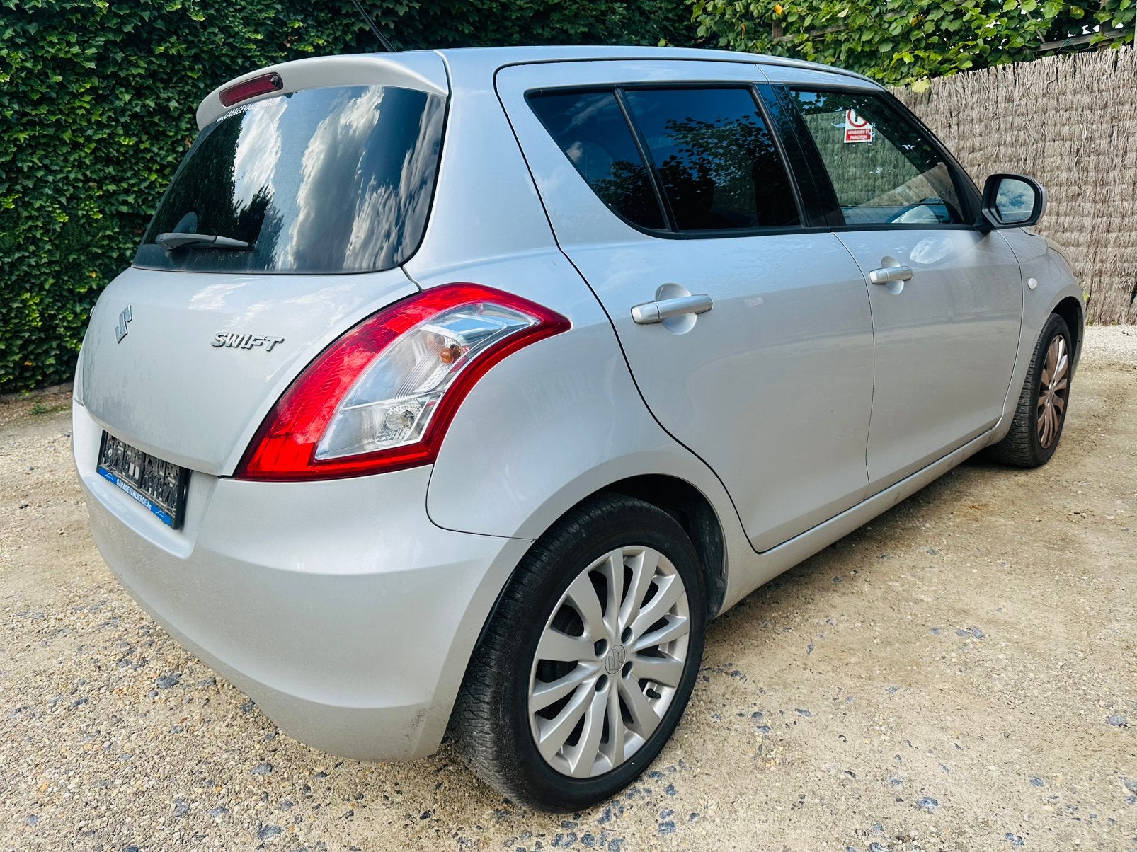 SUZUKI SWIFT 1.3 BENZINE AIRCO 2013 180000KM 3650€, Auto's, Suzuki, Euro 5, Stof, 4 cilinders, Swift