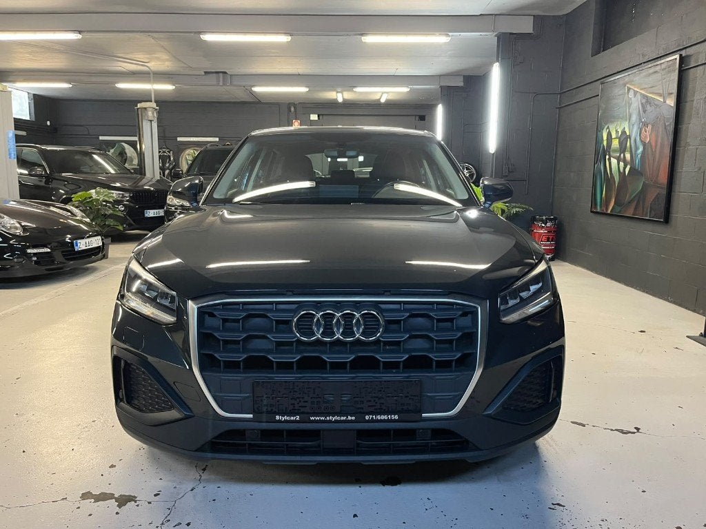 AUDI Q2 **DESIGN** BOITE AUTO** 12 MOIS DE GARANTIE, Argent ou Gris, Entreprise, Entretenue par le concessionnaire, Noir
