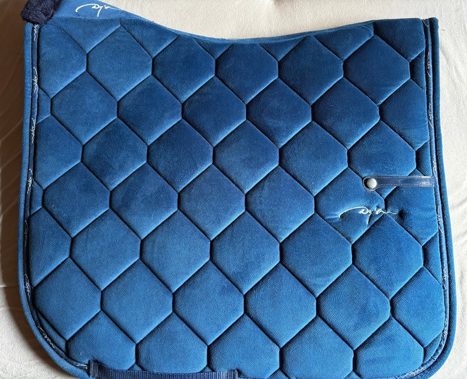 Dy’on blauw fluweel full dressuur dekje, Animaux & Accessoires, Tapis de dressage, Bleu, Enlèvement ou Envoi, Velours