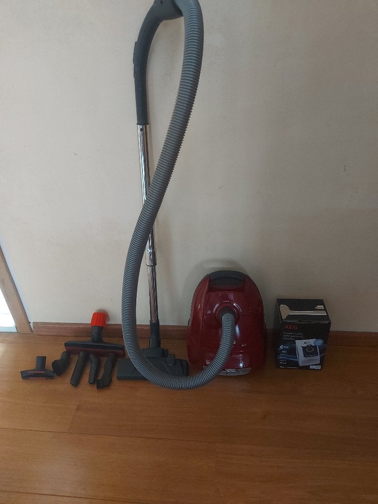 AEG STOFZUIGER, Minder dan 1200 watt, Ophalen, Stofzak, Geschikt voor tapijt
