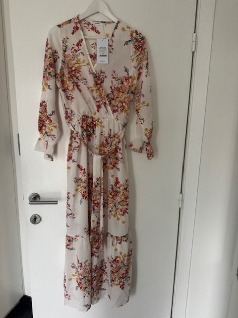 robe longue fleurie taille 40 neuve avec carte, Enlèvement ou Envoi, Neuf, Taille 38/40 (M)