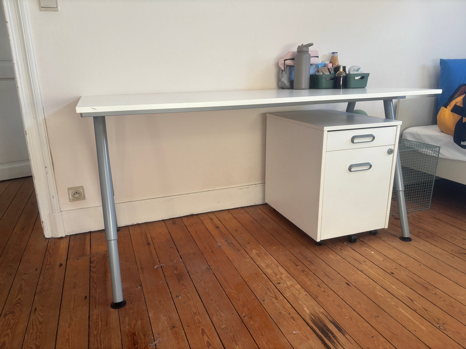 Bureau + ladekast, Ophalen, Zo goed als nieuw