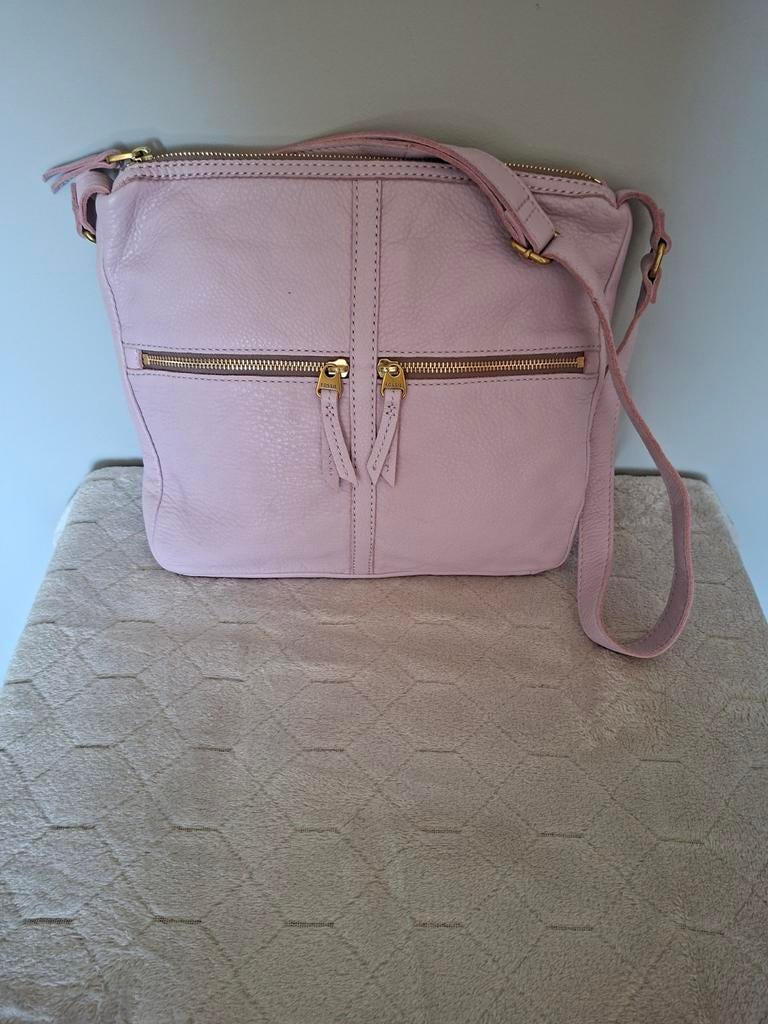 Lederen handtas van Fossil als nieuw., Handtassen en Accessoires, Toilettassen, Ophalen, Zo goed als nieuw, Roze, Dame