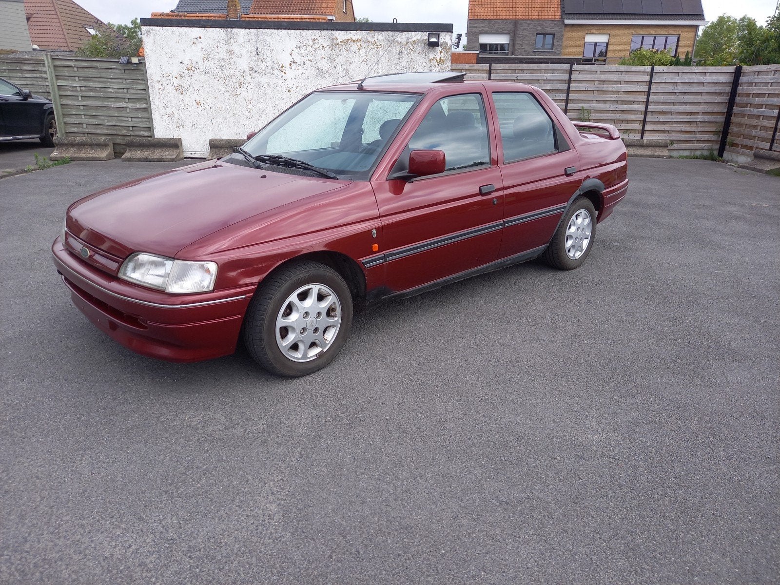 Voiture classique Ford Orion à 92, Achat, Essence, Particulier, Radio