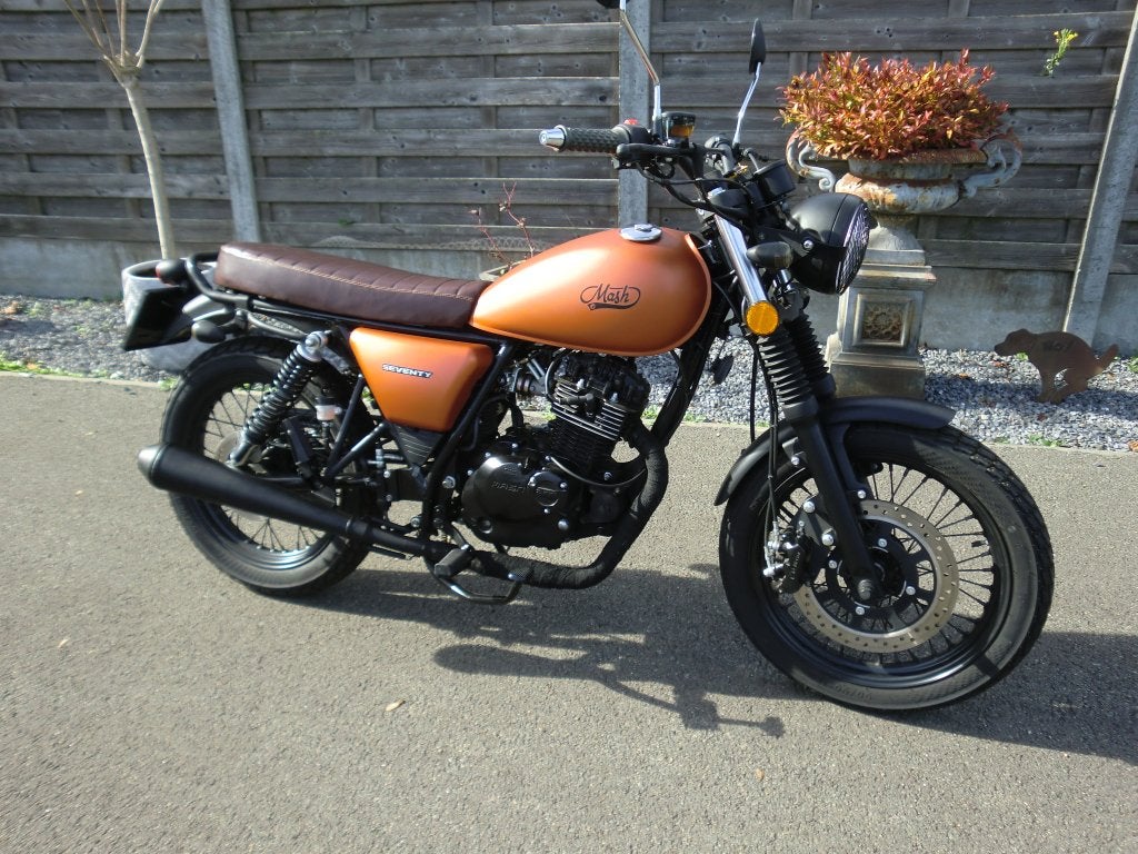 Mash 125cc met zeer weinig km in nieuw staat. Rijbewijs B., Motoren, Occasion, Particulier, 125 cc, Overig