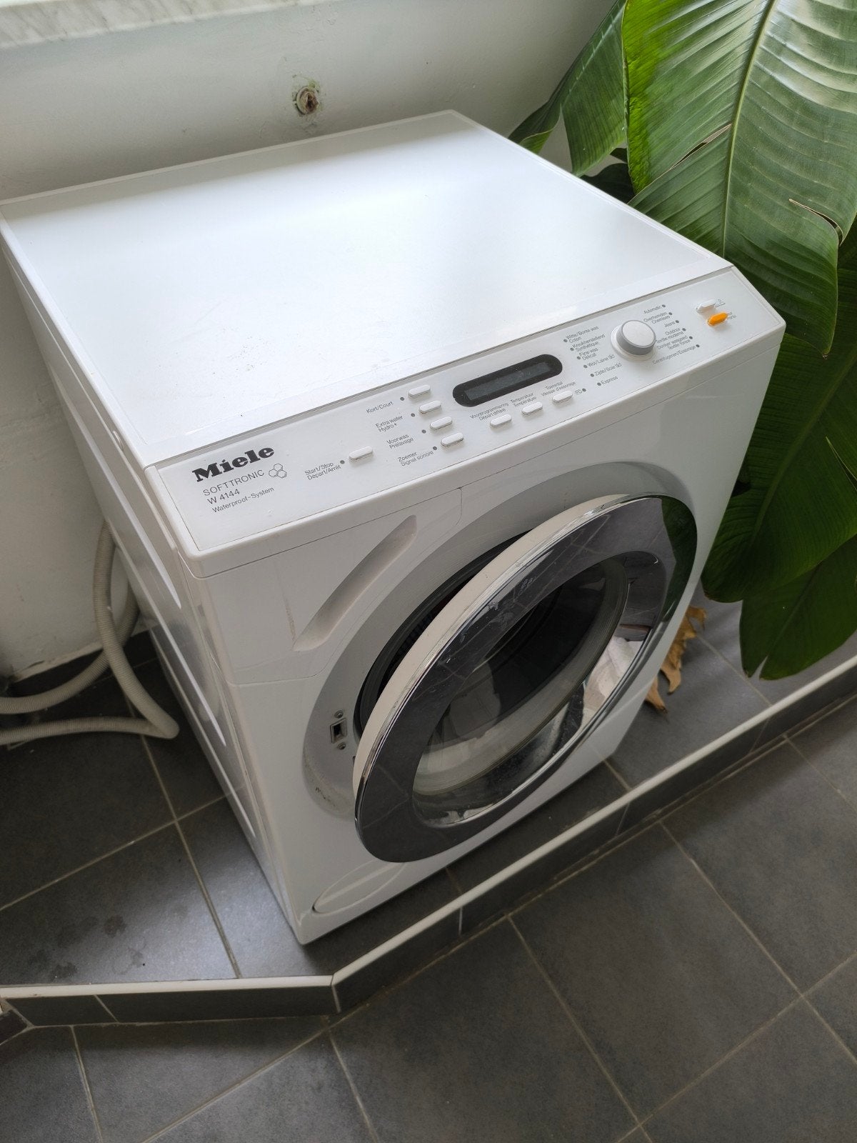 Miele wasmachine, Enlèvement
