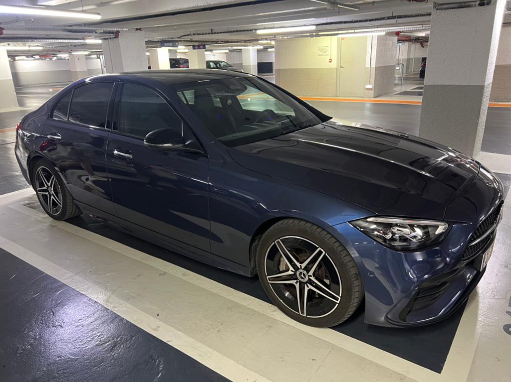 Mercedes-Benz C180 AMG-lijn, Auto's, Mercedes-Benz, Automaat, Achterwielaandrijving, Blauw, Berline