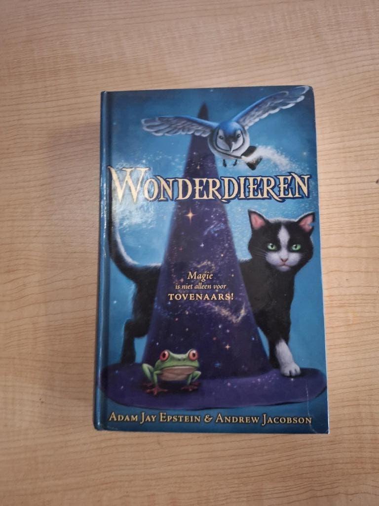 boek wonderdieren Magie is niet alleen voor tovenaars, Ophalen of Verzenden, Zo goed als nieuw