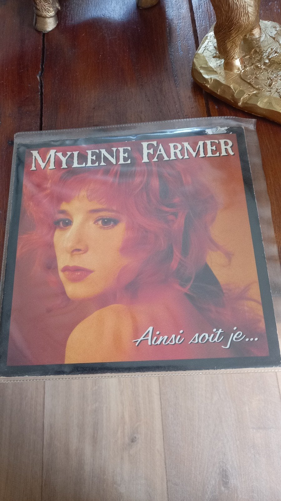 vinyl (45t) mylene farmer "ainsi sois je ", Enlèvement