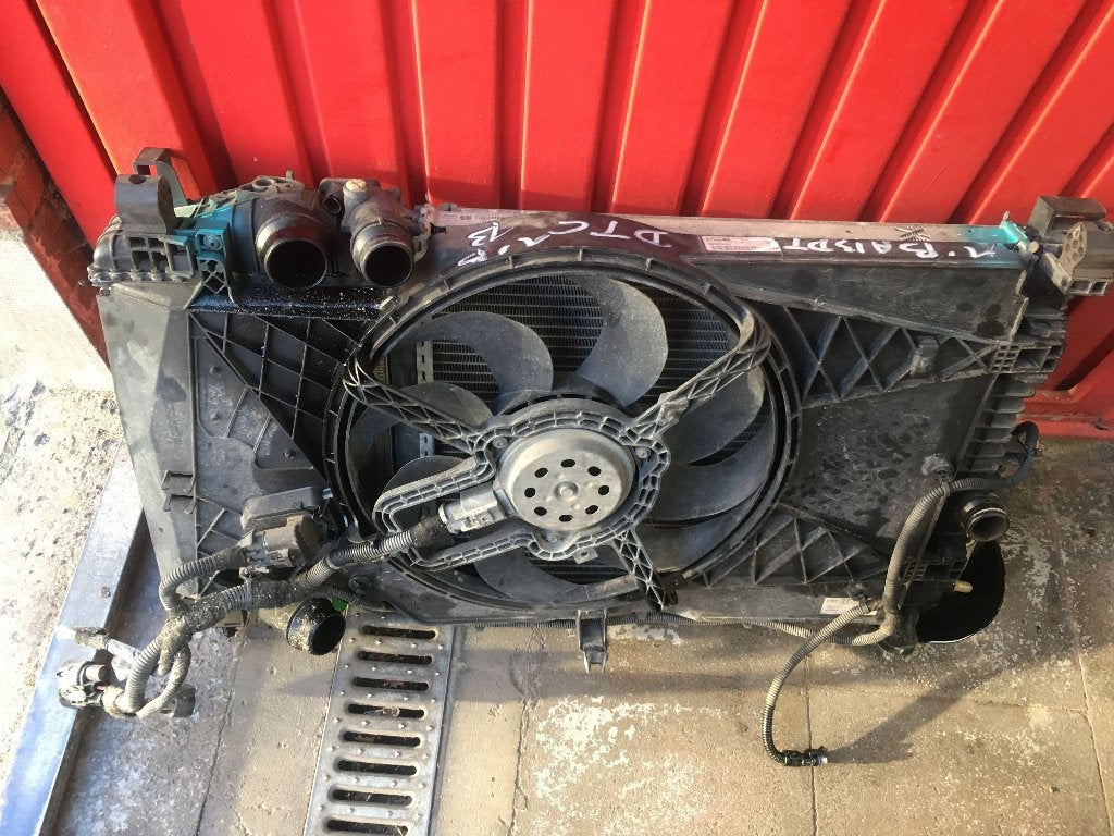 RADIATEUR OPEL MERIVA B 1300 TURBO DIESEL, Autos : Pièces & Accessoires, Autres pièces automobiles, Opel, Utilisé, Enlèvement