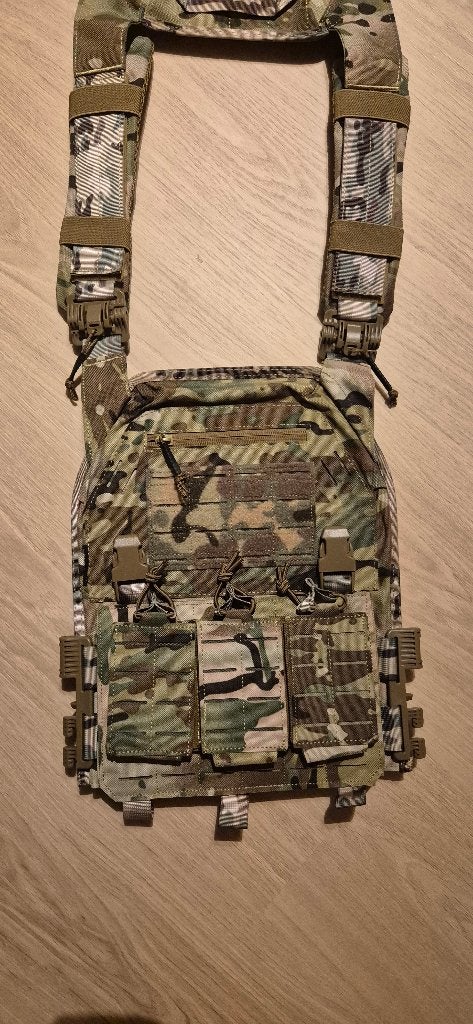Porte-assiettes Multicam + plaque factice + pochettes, Enlèvement ou Envoi, Neuf
