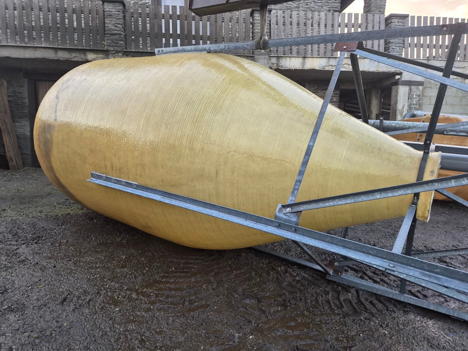 SILO POLYESTER: 8 TONNES., Enlèvement ou Envoi