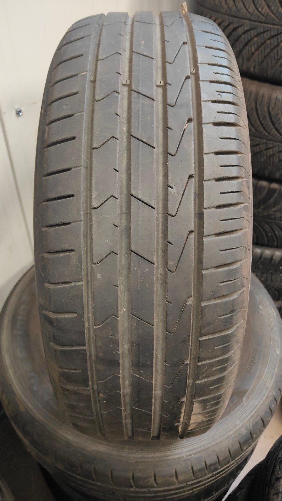 215/60r16 Hankook 40€ l'unité avec montage et équilibrage