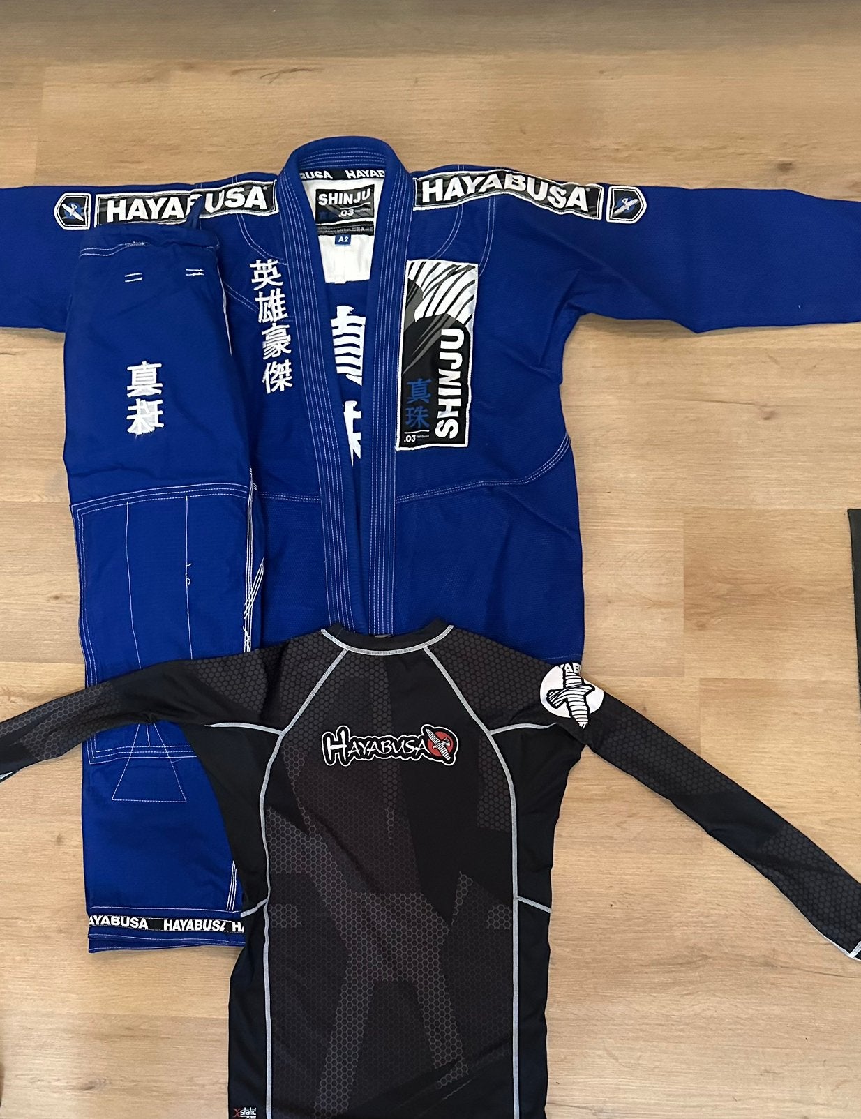 Hayabusa Shinju 03 Pearl BJJ Gi+Hayabusa Rash Guard A2 Nieuw, Sport en Fitness, Maat S, Ophalen, Zo goed als nieuw, Jiu-Jitsu