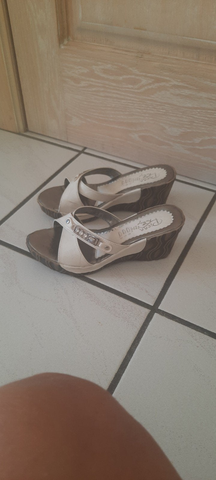 sandales / mules en cuir ivoire, pointure 37, Vêtements | Femmes, Chaussures, Sans marque, Autres couleurs, Comme neuf, Enlèvement