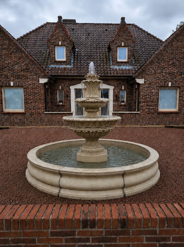 Fontaine baroque avec bord en grès, Jardin & Terrasse, Enlèvement, Neuf, Béton, Fontaine