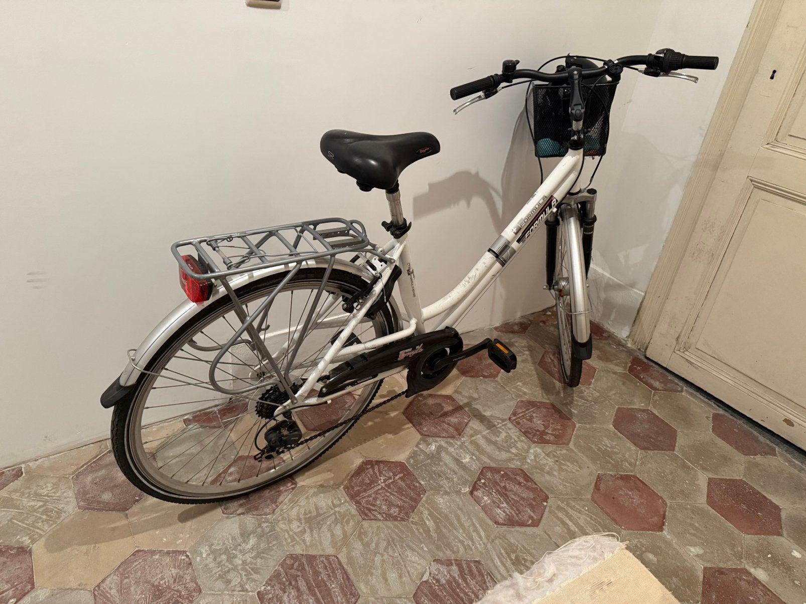 Formula Damesfiets (7 Versnellingen, Lage Instap & Mandje), Fietsen en Brommers, Velgrem, Versnellingen, Zo goed als nieuw, 50 tot 53 cm