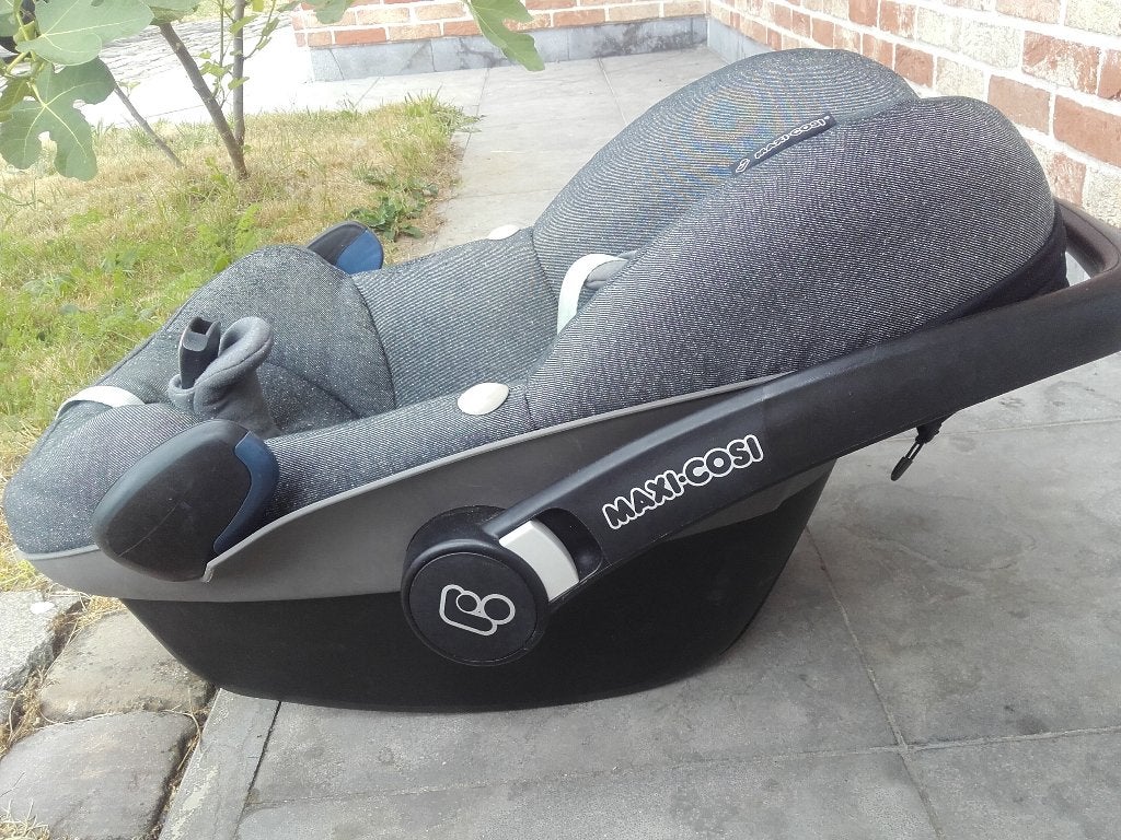 maxicosi - baby - met hoes en verkleinkussen, Ophalen, Autogordel of Isofix, Gebruikt, 0 t/m 13 kg