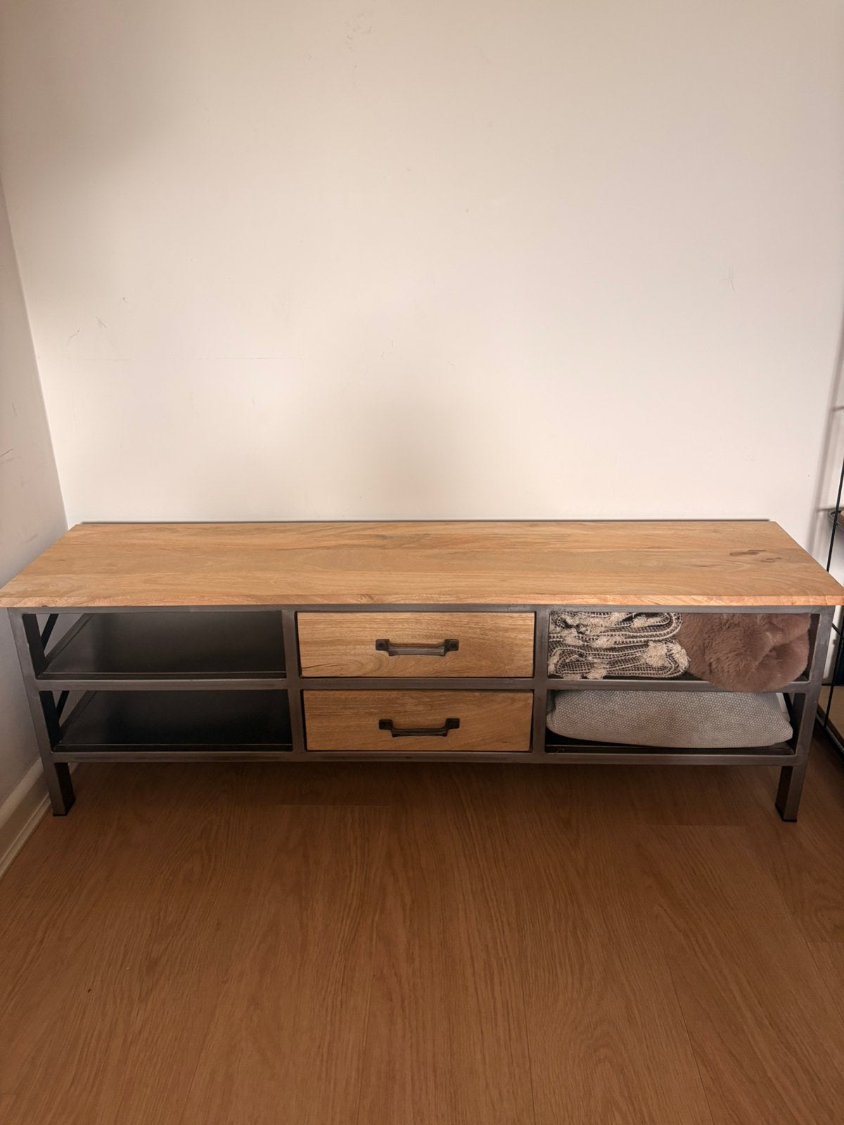 Tv kast, Enlèvement