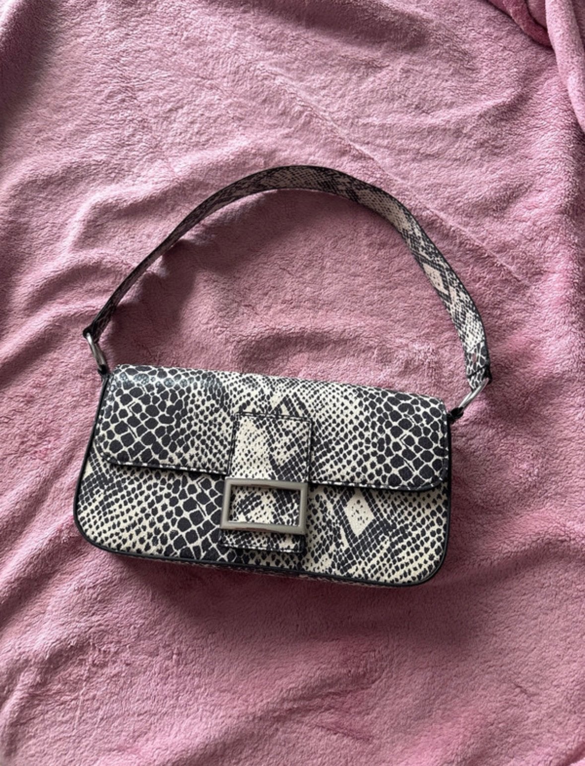 H&M Divided trendy diva handbag bag shoulder bag snake look, Bijoux, Sacs & Beauté, Enlèvement, Comme neuf