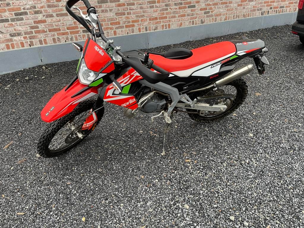 Aprilia rx 50, Fietsen en Brommers, Ophalen, Zo goed als nieuw