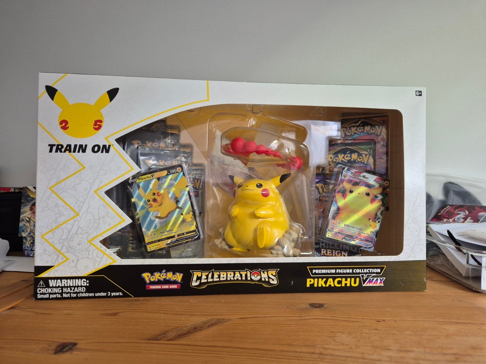 pokemon 25 celebrations figure collection box, Enlèvement ou Envoi