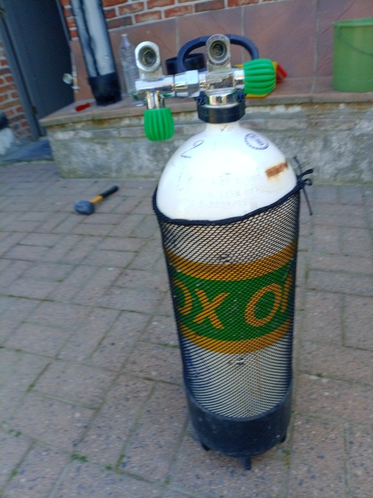 bouteille 15L230B, Enlèvement