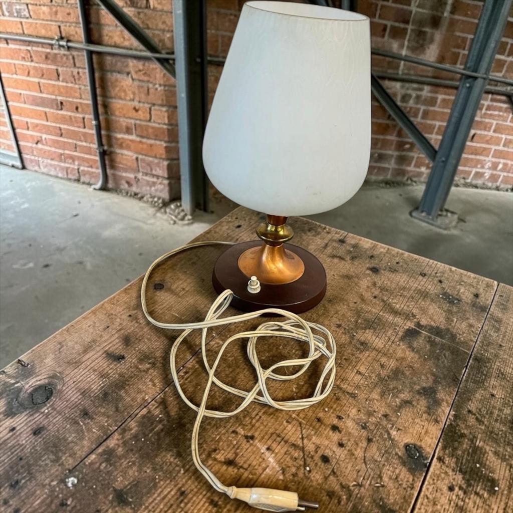 vintage wit en houtkleurige tafellamp/ mini lampje, Antiek en Kunst, Verzenden