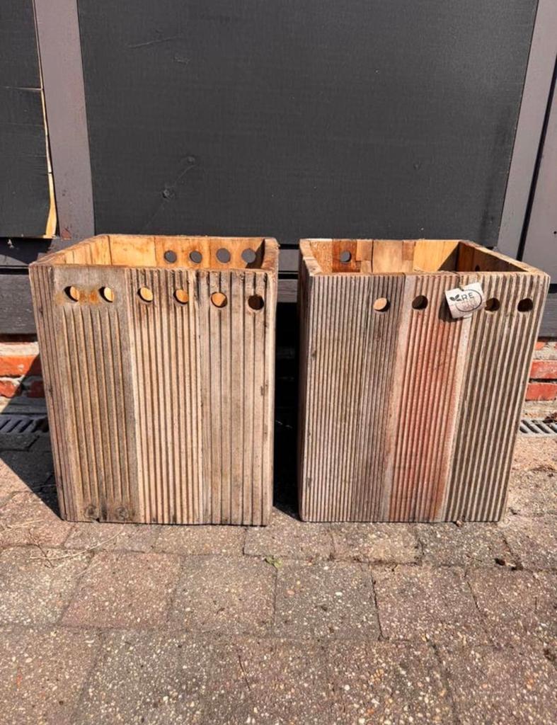 2 houten plantenbakken, Ophalen